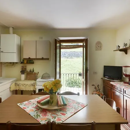 Lake View 6p Apt Near Varenna *